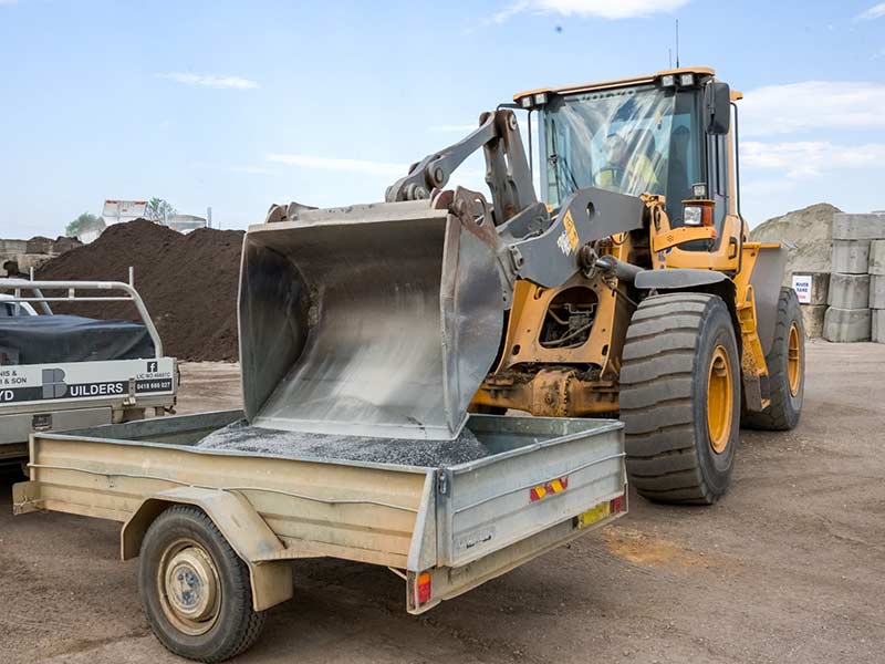 gardening supplies - gravel, mulch, firewood delivered to your trailer